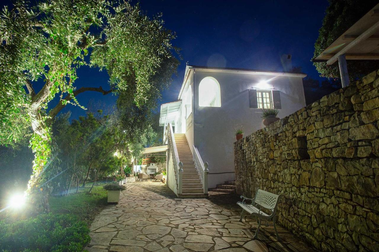 Paxosblue Suites & Villas Gaios Exterior foto